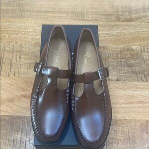 G.H. Bass & Co. Brown Leather Flats